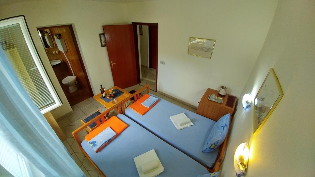 Apartments And Rooms Bova Baška Exterior foto