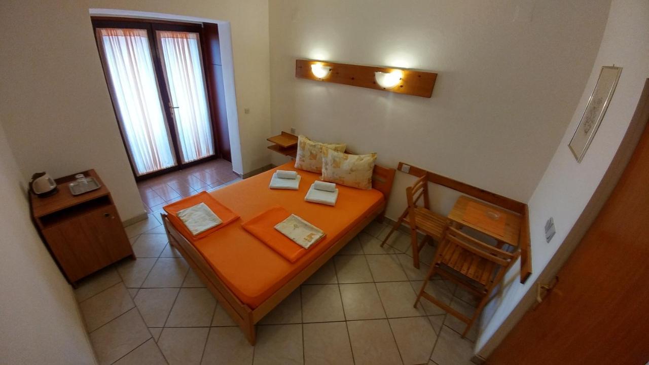 Apartments And Rooms Bova Baška Exterior foto