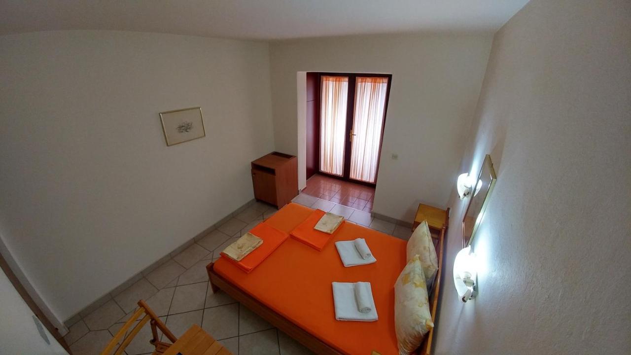 Apartments And Rooms Bova Baška Exterior foto