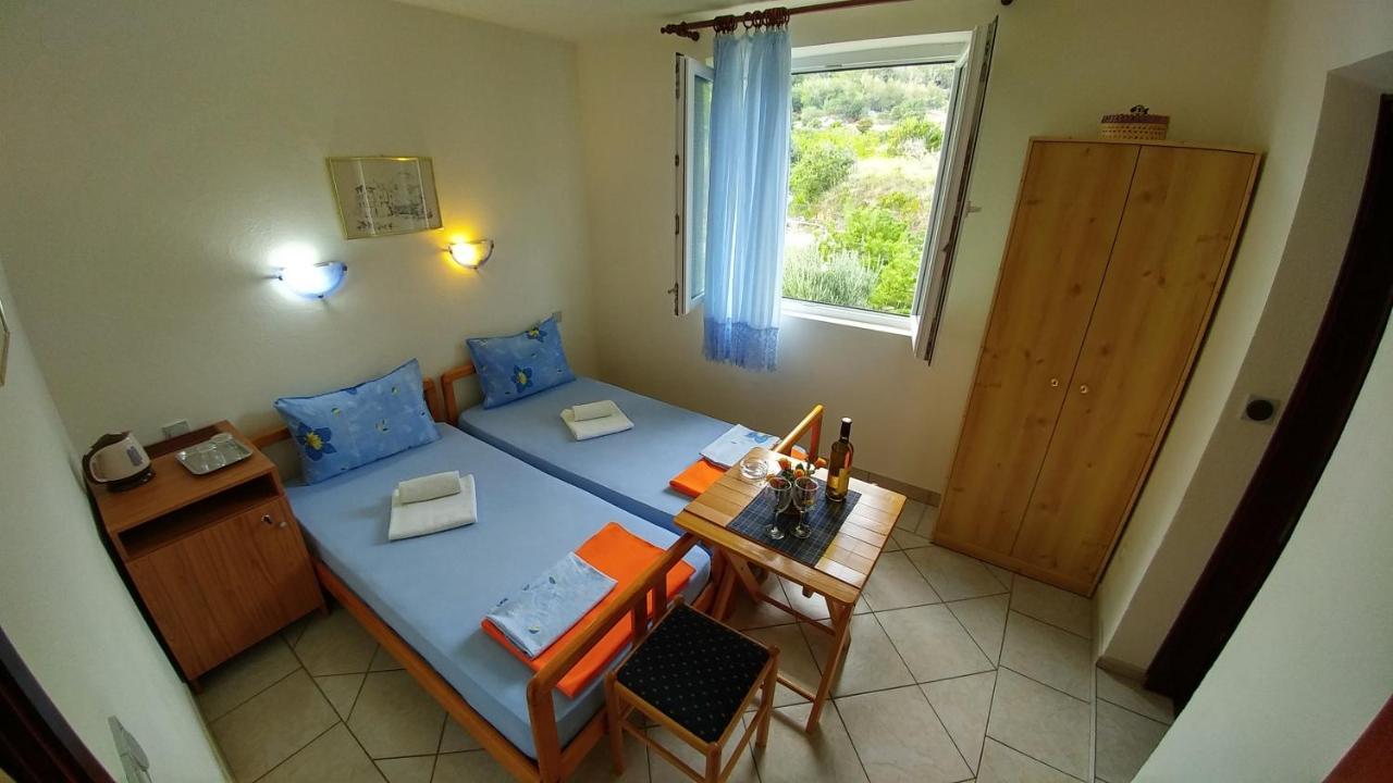 Apartments And Rooms Bova Baška Exterior foto